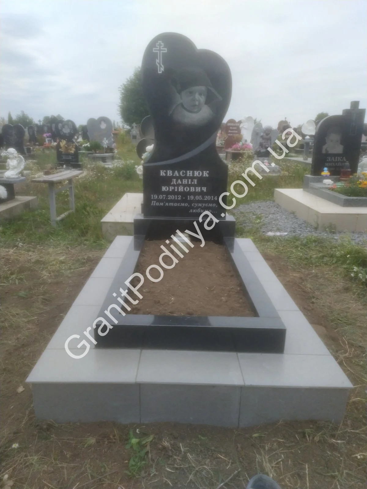 Одинарний пам'ятник з граніту - Кам'янець-Подільський | GranitPodillya